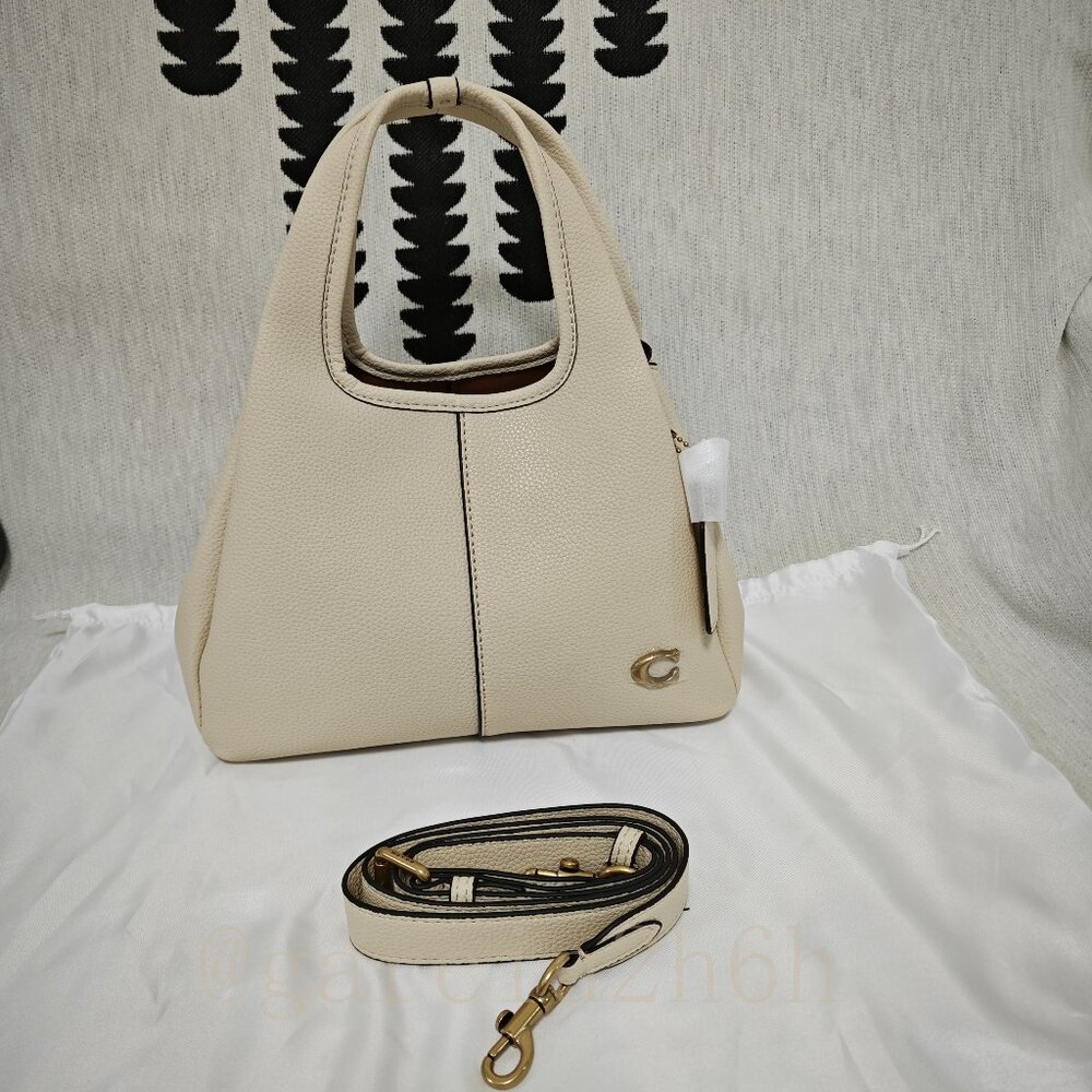😘😘Coach Lana Shoulder Bag 23